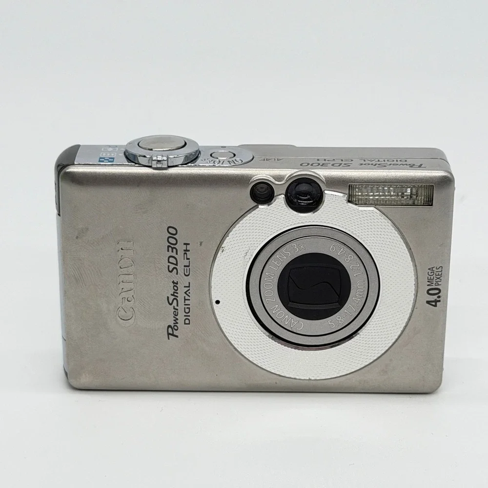 Canon PowerShot SD300 Digital ELPH 4.0MP Silver Camera Bundle SD Charger READ